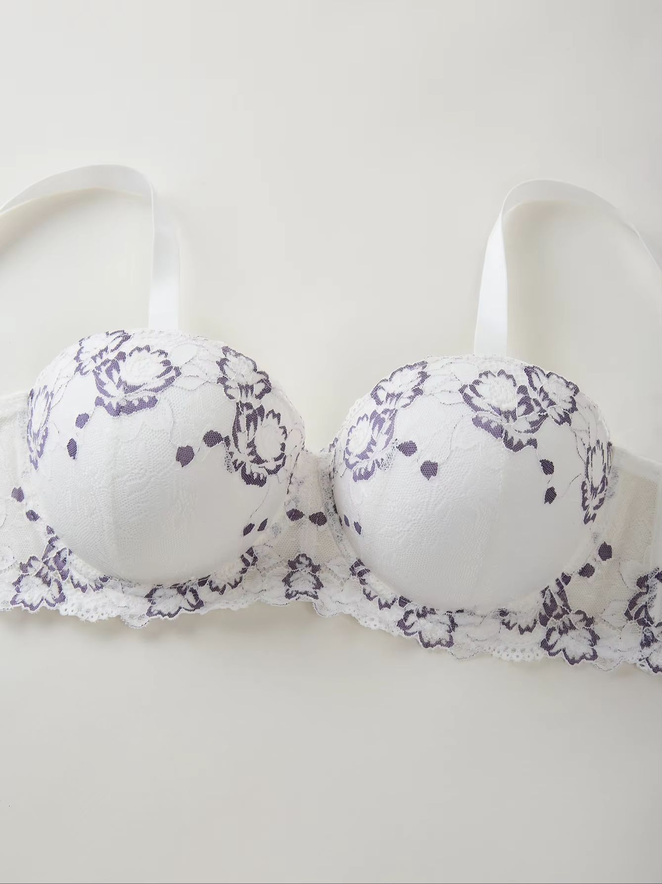 Plus Size Lace & Embroidery Wo - Plunge Bra Push Up recension och pris