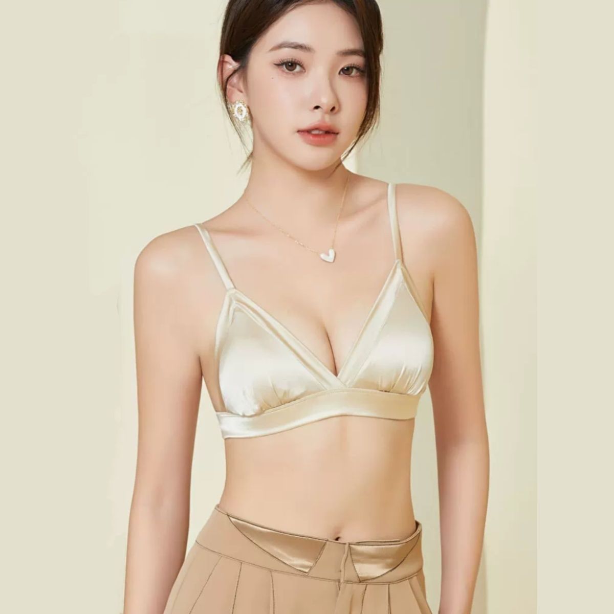 Luxury Real Silk Satin Wireles - Sleep Bra Bralette recension och pris